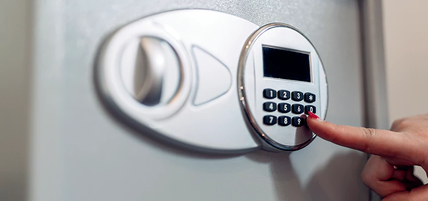 Jewelry Safe Cracking in Carmichael, California